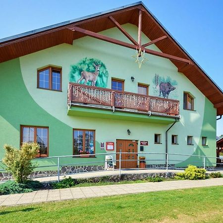 Restaurace A Penzion Kamenec Jilesovice Bagian luar foto