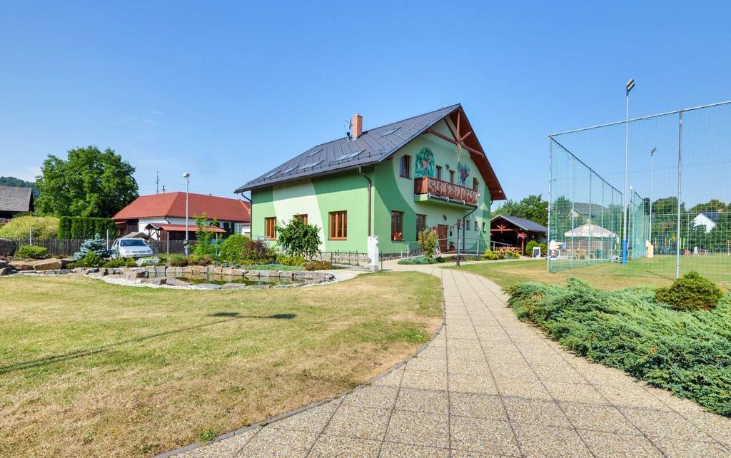 Restaurace A Penzion Kamenec Jilesovice Bagian luar foto