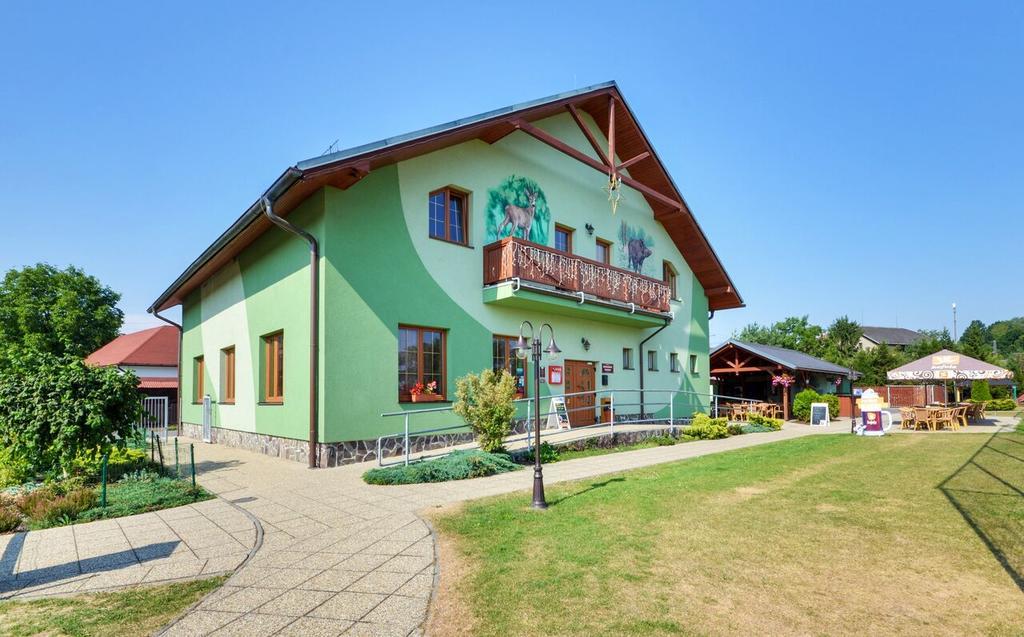 Restaurace A Penzion Kamenec Jilesovice Bagian luar foto